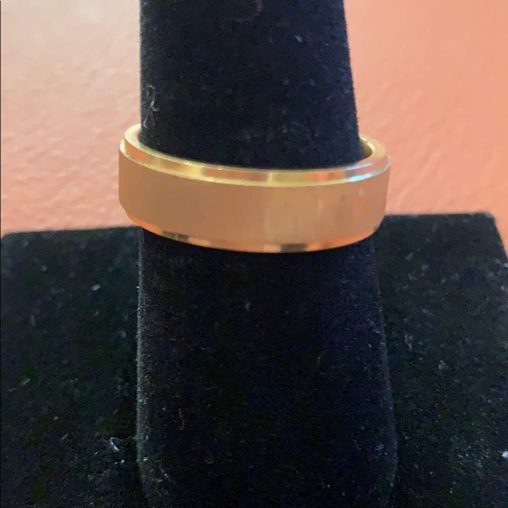 Ring - Picture 3 of 3